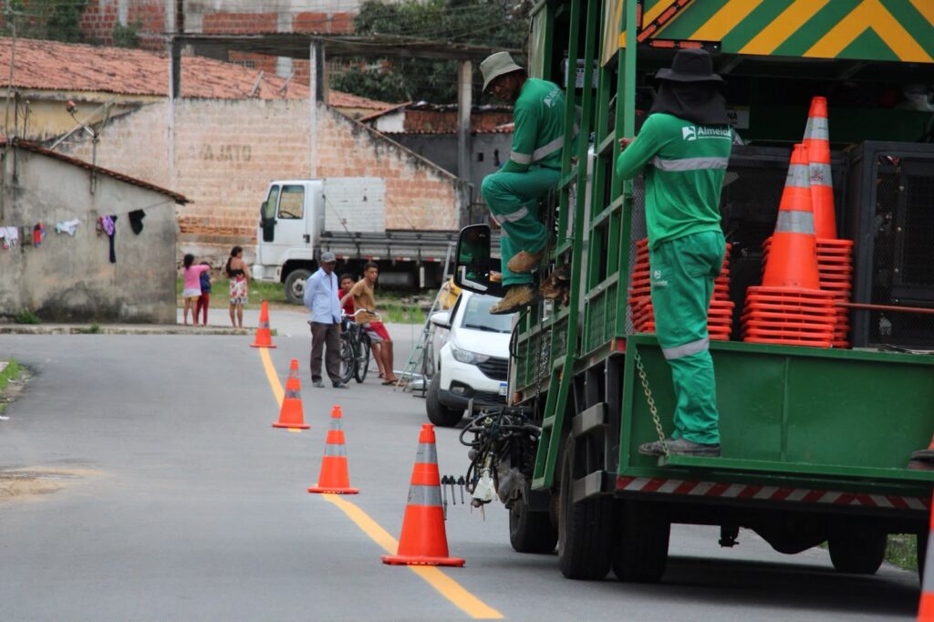 Prefeitura de Lagoa Seca retoma sinalização viária e avança na segurança do trânsito Prefeitura de Lagoa Seca retoma sinalização viária e avança na segurança do trânsito