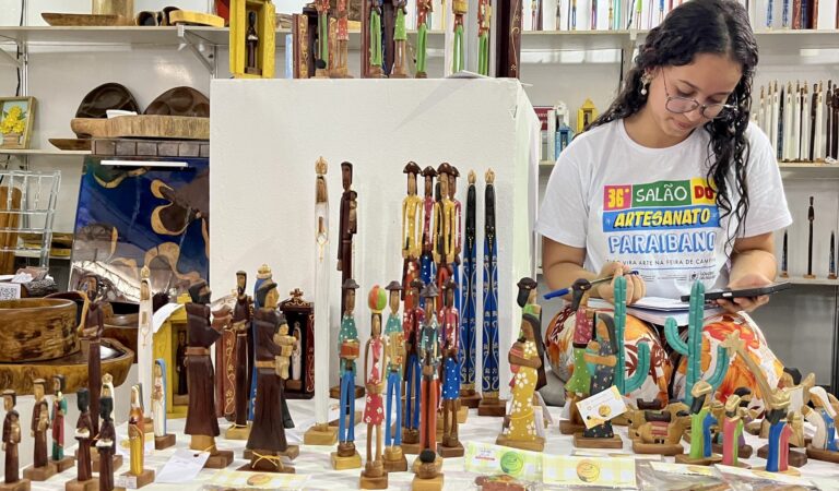 D3679BF7-42F1-49B1-9BF5-D0A2A09E8276